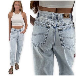 Vintage 80s Lee Jeans High Waisted Tapered Leg Light Wash 100% Cotton | 24 x 30